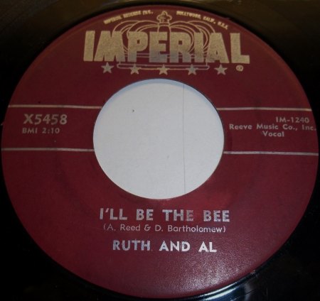 Ruth &amp; Al02bI ll be a bee.JPG