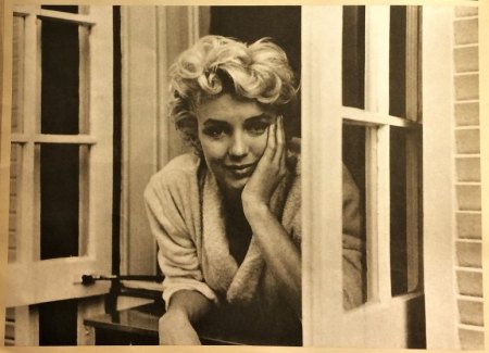 Marilyn am Fenster...in New Orleans 1958?