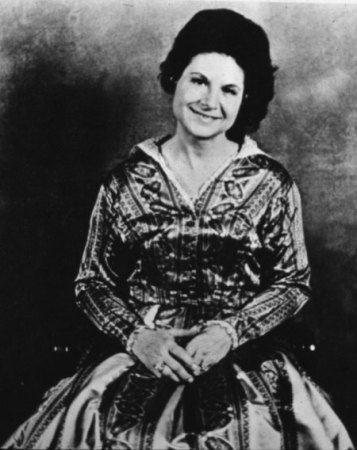 KITTY WELLS