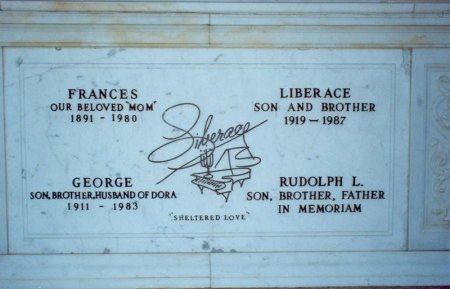 Liberace -5.jpg