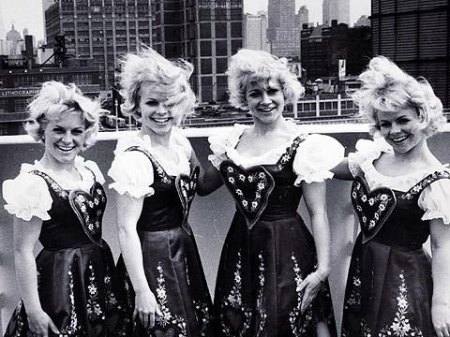 Jacob Sisters03.jpg