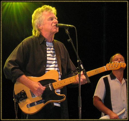 DAVE EDMUNDS - I HEAR YOU KNOCKING (LIVE)_IC#001.jpg