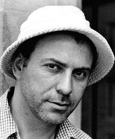 498px-Alan_Arkin_-_1975.jpg
