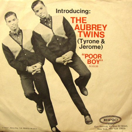 Aubrey twins10Epic Hülle.JPG