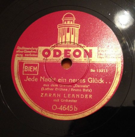 ZARAH LEANDER - Jede Nacht ein neues Glück -B-.JPG