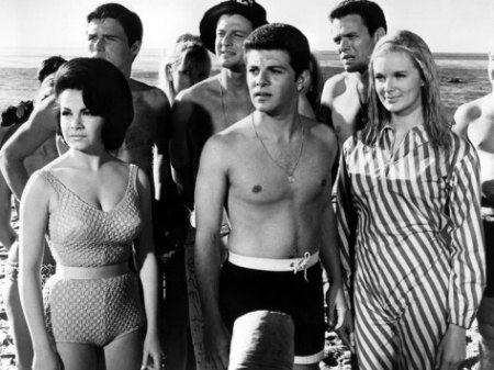Beach Blanket Bingo03lnr Annette, Frankie Avalon, Linda Evans.jpg