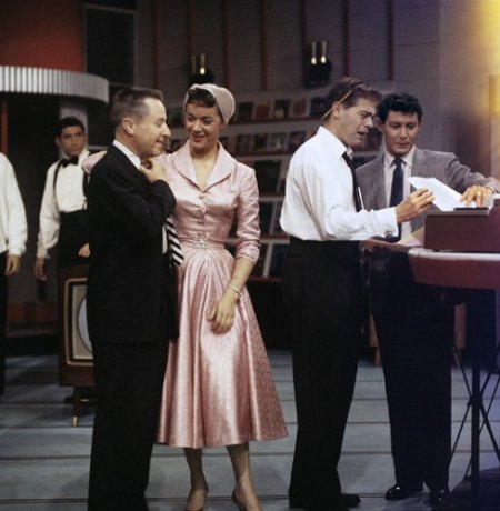 MacKenzie, Gisele with Eddie Fisher.jpg