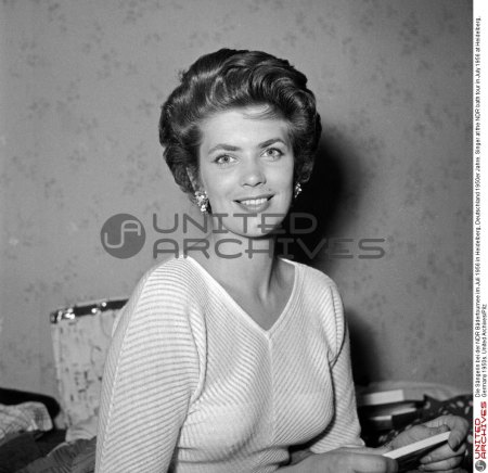United Archives-2.UNA_01924220-Preview.jpg