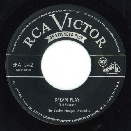 Extended Play Suite-Dream Play_Bildgröße ändern.jpg