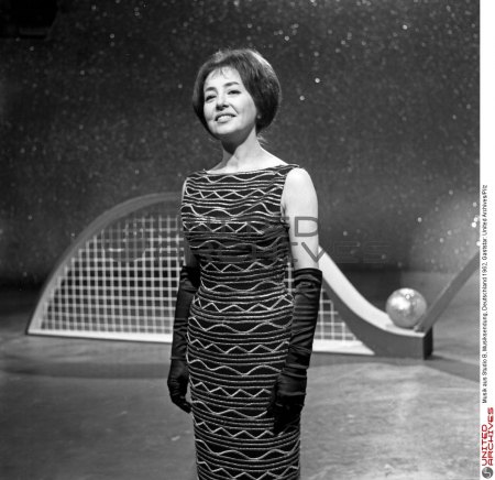 United Archives-2.UNA_02335212-Preview.jpg