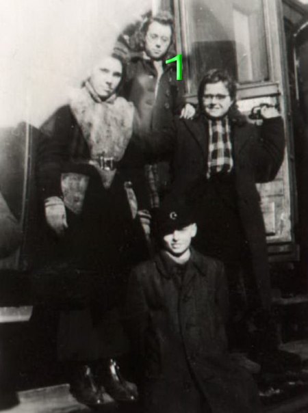 1945.02.15 Ilse auf der Flucht--.jpg