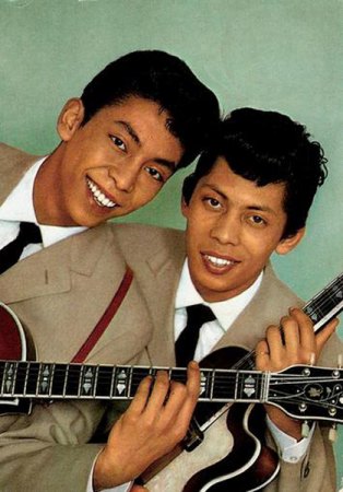 Blue Diamonds (6).JPG