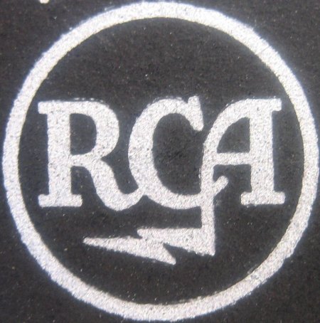 RCA schwebt.jpg