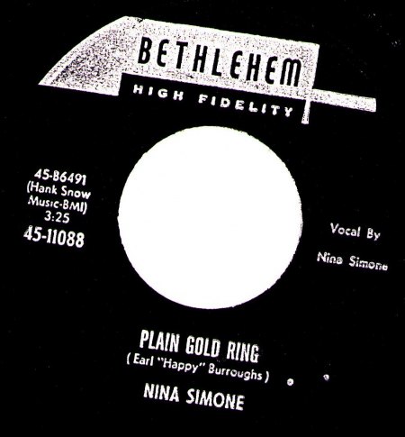 Simone,Nina01PlainGoldRing 001.jpg