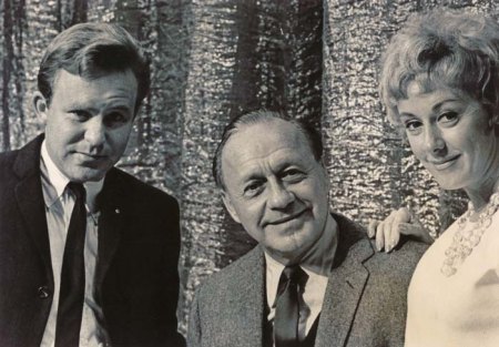 Johnny O'Keefe, Jack Benny, Lorrae Desmond.jpg