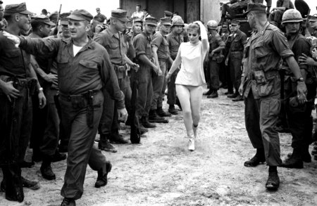 Ann Margret20Vietnam.jpg