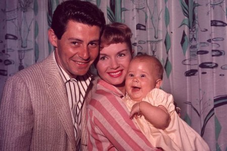 Reynolds,debbie39mit Eddie und Carrie.jpg
