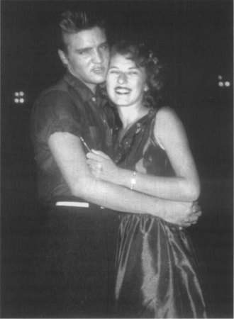 Mc Coy,Mary07mit Elvis in Conroe, Texas, 1955.jpg