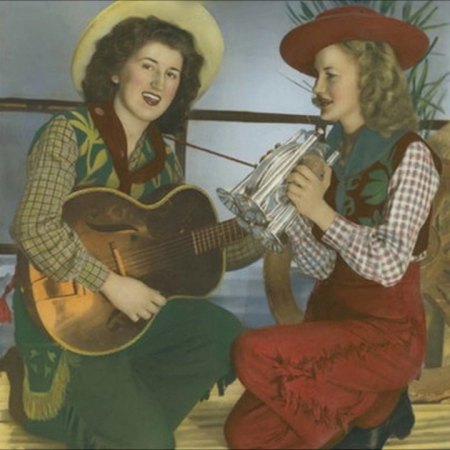 Schneider Sisters (2).jpg