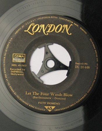 Four winds04bLondon DL 20448.jpg