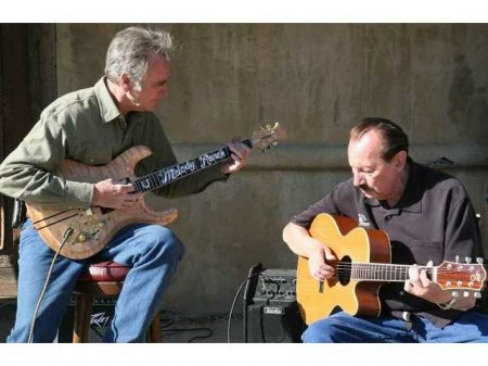 Veluzat04mit Nokie Edwards rechts.jpg