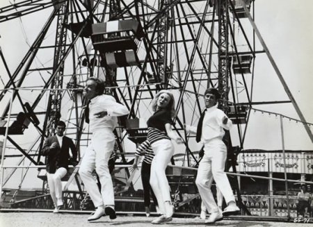 Seaside swingers11.jpg