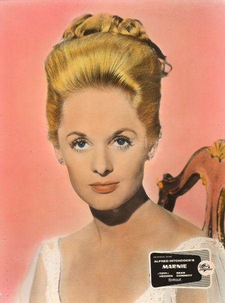Marnie  01 - Hedreny.jpg