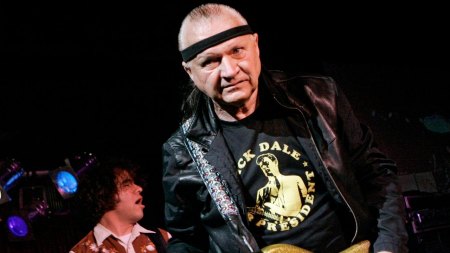 Dick Dale + Sam Bolle.jpg