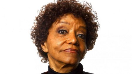 NANCY HOLLOWAY  (1932 - 2019)