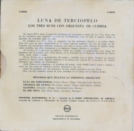 THREE SUNS (falsch als Three Sons)