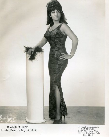 JEANNIE DEE