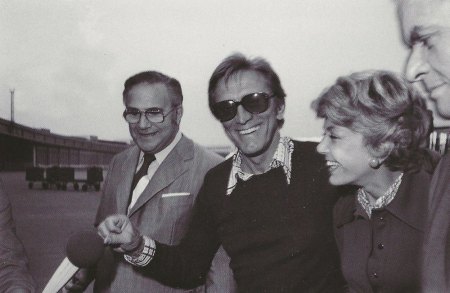 KIRK DOUGLAS  (1916 - 2020)