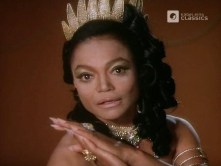 EARTHA KITT