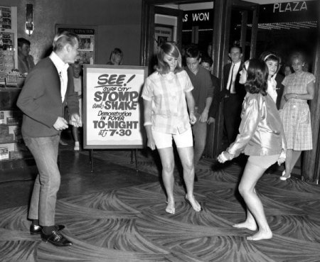 Bad News -monatlicher podcast von John Blair