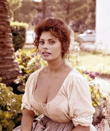 SOPHIA LOREN