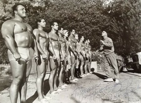 MUSCLE BEACH PARTY