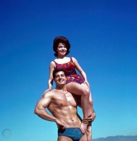 MUSCLE BEACH PARTY
