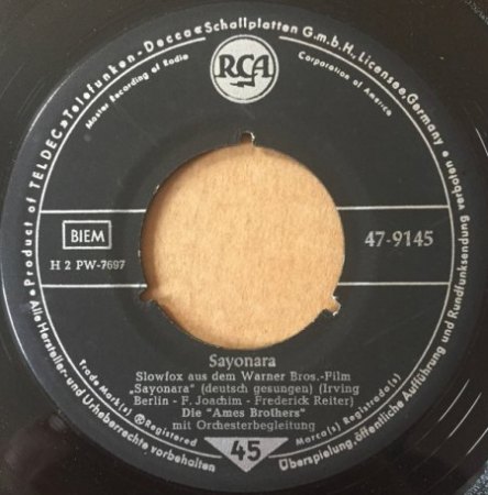 'Sayonara' und 'The Japanese Farewell Song'