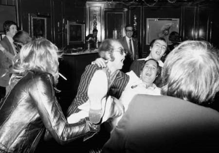 USA- und internationale Veröffentlichungen - Kurz-Bio