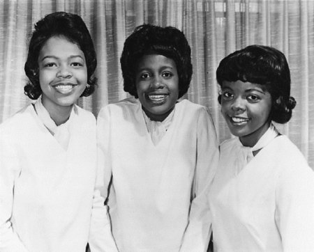 AVONS - Female soul trio from Nashville