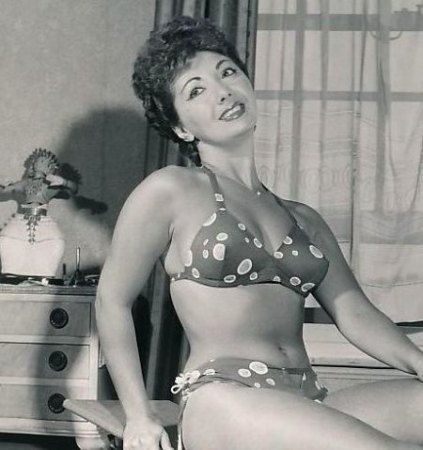 SUZI MILLER