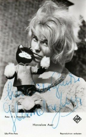 HANNELORE AUER