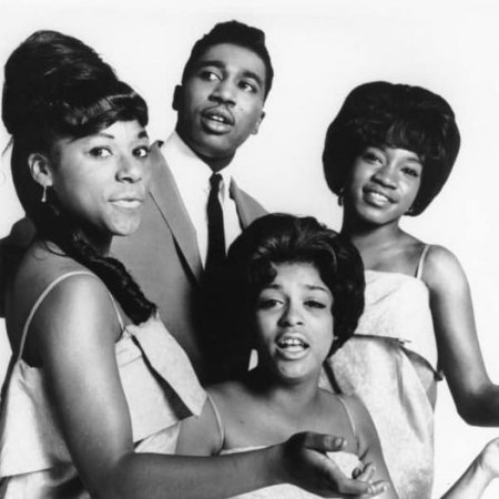 LILLIAN WALKER  (1944 - 2023)