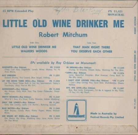 Robert Mitchum - Little Old Wine Drinker Me