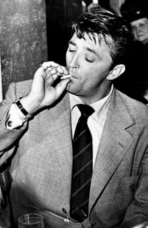 ROBERT MITCHUM