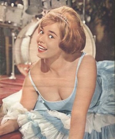 HANNELORE AUER