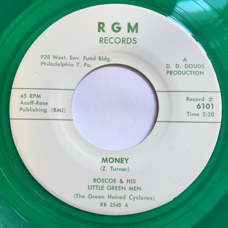ROSCOE & HIS LITTLE GREEN MEN