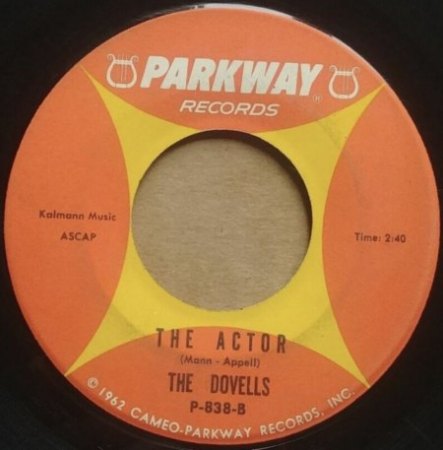 The DOVELLS mit und ohne Len Barry