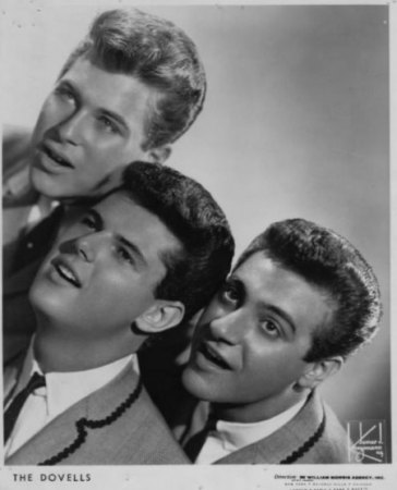 The DOVELLS mit und ohne Len Barry