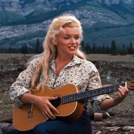 MARILYN MONROE